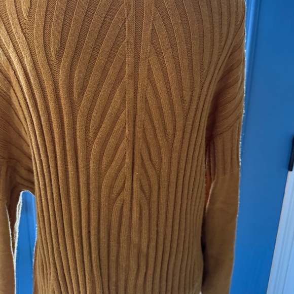 DG2 Sweater - Picture 4 of 5